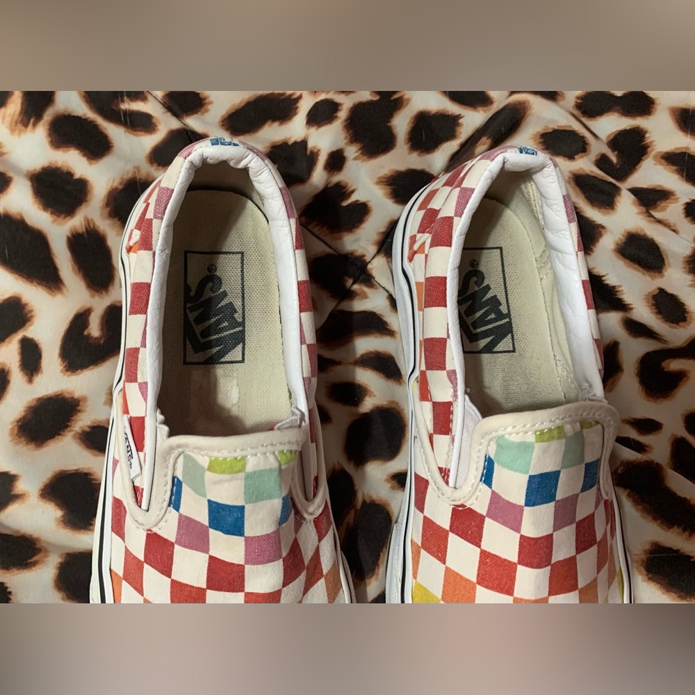🩷Woman’s 6.5 Vans SlipOns🩷 - Picture 6 of 7